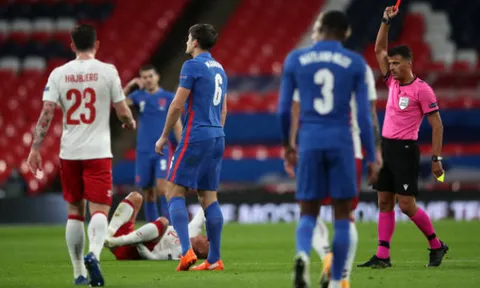 Sao Man Utd lãnh thẻ đỏ, ĐT Anh bất ngờ ngã ngựa trước Đan Mạch