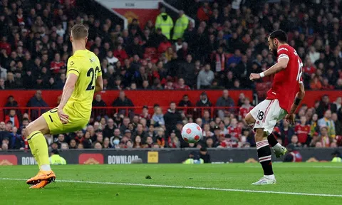Sự điên rồ của sao M.U; Liverpool gây choáng