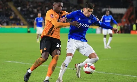 Sao M.U bùng nổ, suýt loại Everton khỏi FA Cup