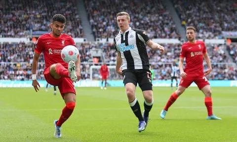 Sao Newcastle 'bỏ túi' Luis Diaz trong suốt 45 phút