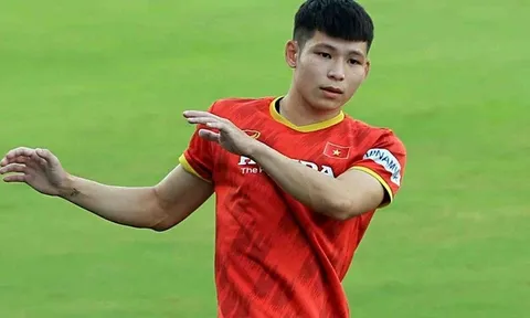 Sao U23 Việt Nam được Lê Huỳnh Đức săn đón