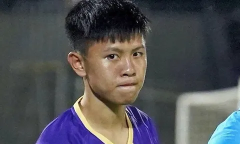 Sao U23 Việt Nam xuống hạng Nhất sau 9 phút đá V-League
