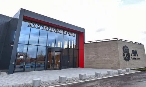 Sắp gặp Arsenal, Liverpool lại nhận hung tin