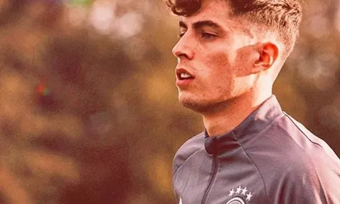Sắp gia nhập Chelsea, 'bom tấn' 100 triệu euro xuất hiện trên sân tập cùng Werner