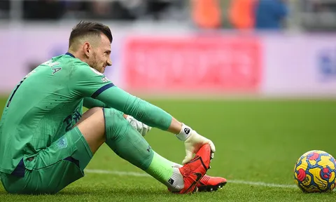 Tân binh hoàn tất kiểm tra y tế ở Man Utd