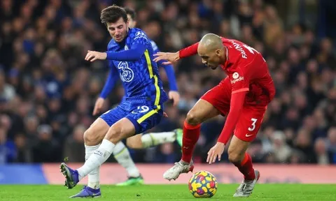 'Hàng tiền vệ Liverpool hoàn toàn bị Chelsea làm chủ và bắt nạt'
