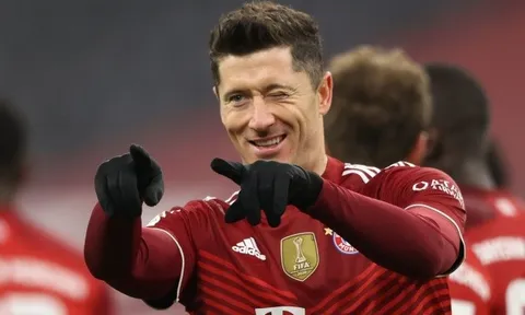 Khiến Bayern hỗn loạn, Laporta gọi điện cảm ơn Lewandowski
