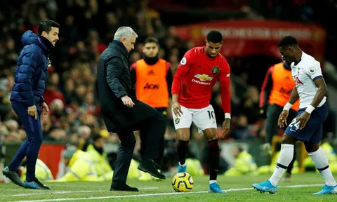 Nguyên nhân chiến thuật khiến Tottenham thua Man Utd? Harry Redknapp có đáp án