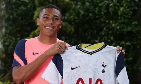 "Sát thủ 46 triệu bảng" ra mắt Tottenham, chọn ngay số áo lạ lẫm