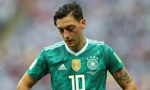 Sau 2 năm, LĐBĐ gửi lời xin lỗi đến Ozil
