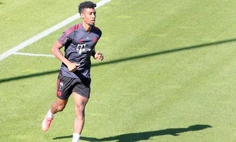 Sau cú sốc về bệnh tim, sao Bayern tái xuất