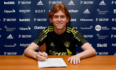 Sau sao Barca, Leeds United công bố tân binh thứ 4