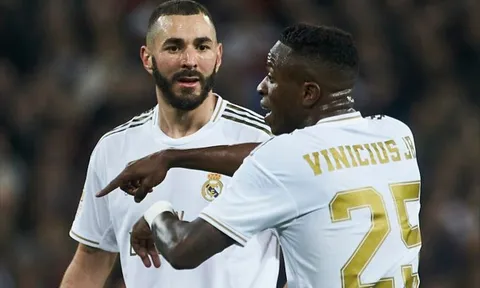Sau scandal cô lập, Benzema và Vinicius "hành động khó lường" trong trận thắng Huesca