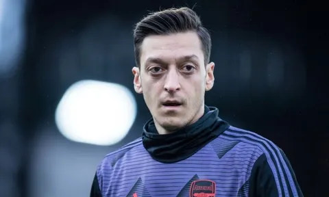 Sau tất cả, Arteta vạch ra 'con đường máu' cho Ozil