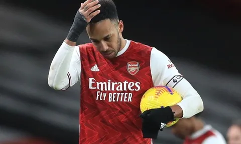 Sau tất cả, Aubameyang xin lỗi trong bất lực
