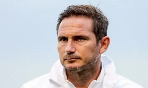 Sau tất cả, Lampard tái xuất Ngoại hạng Anh?