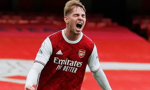 Sau tất cả, Ozil nói lời thật lòng về Rowe