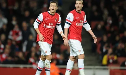 Sau Wenger, thêm một cái tên tiếc nuối khi Ozil trở thành "cục nợ"