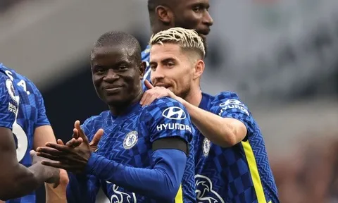 Phải cạnh tranh với Kante và Jorginho, Saul đã lường trước 1 chuyện