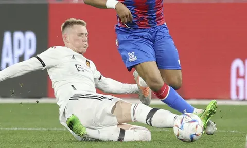 Điên rồ Scott McTominay