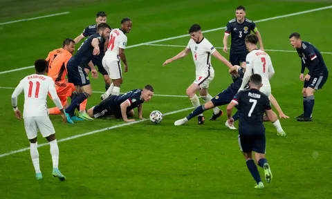 Scott McTominay như tấm khiên chắn mọi sát thương từ ĐT Anh