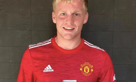 Paul Merson: "Tôi không hiểu vì sao Man United chiêu mộ Van de Beek"