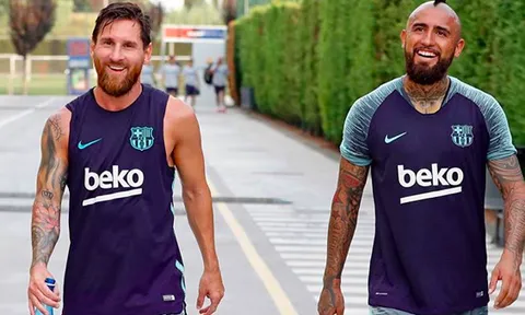 Lionel Messi gửi lời chào tạm biệt đến đồng đội ở Barcelona