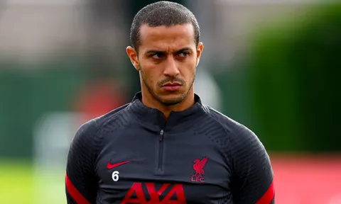 CHÍNH THỨC! Liverpool toang mạnh, Thiago Alcantara dính Covid-19