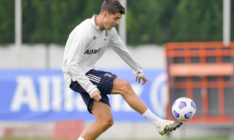SỐC! Cả đội Juventus phải cách ly sau khi có ca dương tính Covid-19