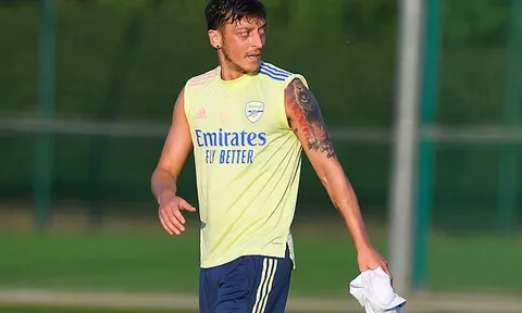 CHÍNH THỨC! Arsenal định đoạt số phận Mesut Ozil cực sốc