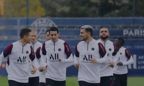 XONG! Đội hình PSG tới Old Trafford: Nhạc trưởng trở lại, 6 cái tên OUT