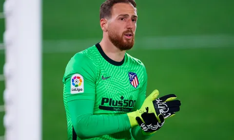 Trả De Gea về 'nơi sản xuất', M.U tiến hành đón thủ thành đắt kỷ lục?