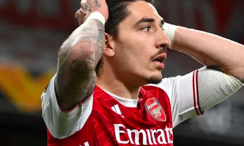 Bellerin: "Tôi vùi mình trong bia rượu để quên đi nỗi đau"