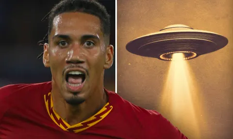 Cựu sao Man Utd quả quyết nhìn thấy UFO