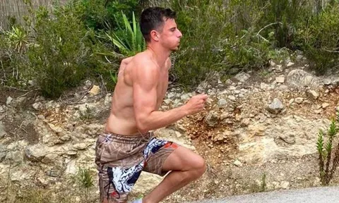 Mason Mount để lộ hình ảnh gây choáng trước khi trở lại Chelsea