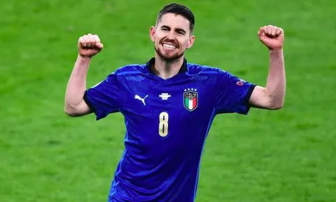 'Chelsea nên xây một bức tượng cho Jorginho'