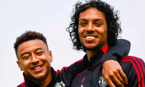 CHÍNH THỨC! Man Utd chia tay cầu thủ thứ 14 hè này