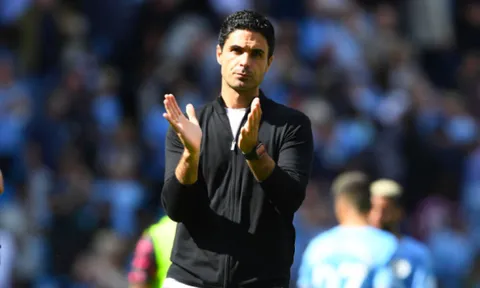 "Tôi không biết làm cách nào mà Arsenal có thể loại Ramsdale khỏi đội hình"