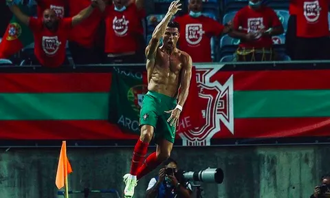 Xác nhận: Vừa đến Man Utd, Ronaldo lập tức bị cách ly