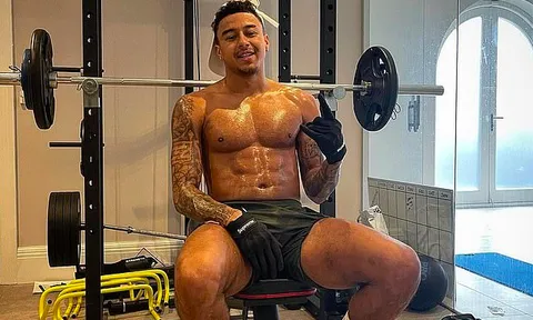 Liên tục dự bị ở M.U, Lingard để lộ hình ảnh không ngờ