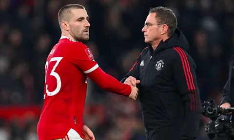 Ralf Rangnick báo tin choáng váng về Luke Shaw