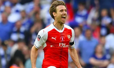 Cựu sao Arsenal tuyên bố giải nghệ