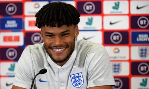 'Kẻ đóng thế' Maguire lên tiếng sau màn ra mắt EURO