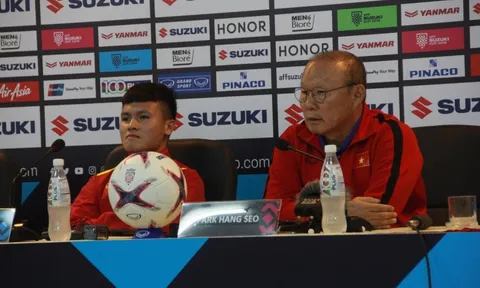 HLV Park Hang-seo và Quang Hải bất ngờ nhận tin vui từ FIFA trước trận gặp UAE