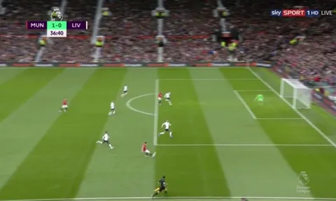 Mourinho: "Man Utd đã làm chúng ta ngạc nhiên...'