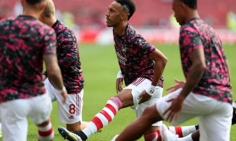 "Sẽ là bi kịch nếu Aubameyang ở lại Arsenal"