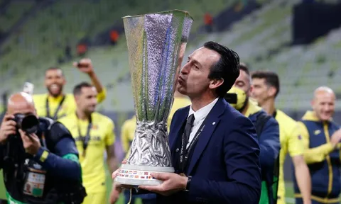 Nhờ Arsenal, Emery đã đánh bại Man United