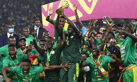Okocha: 'Mane mạo hiểm mạng sống khi đá phạt đền trước Ai Cập'