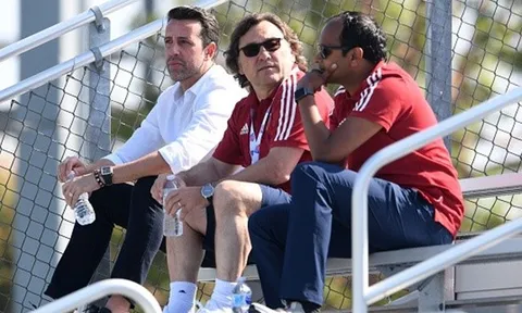 'Sếp bự' Arsenal quá phũ, huyền thoại bít cửa trở lại Emirates