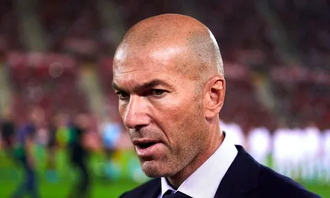 Sếp lớn PSG lớn tiếng "cảnh cáo" Zidane: "Dừng lại ngay đi!"